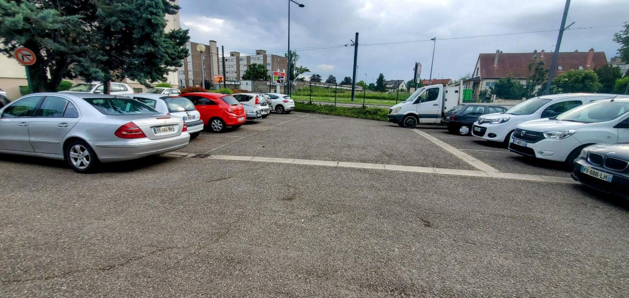 Studio Rdc Calme Avec Parking Ferme Pres Autoroute Et Tram C Μυλούζη Εξωτερικό φωτογραφία