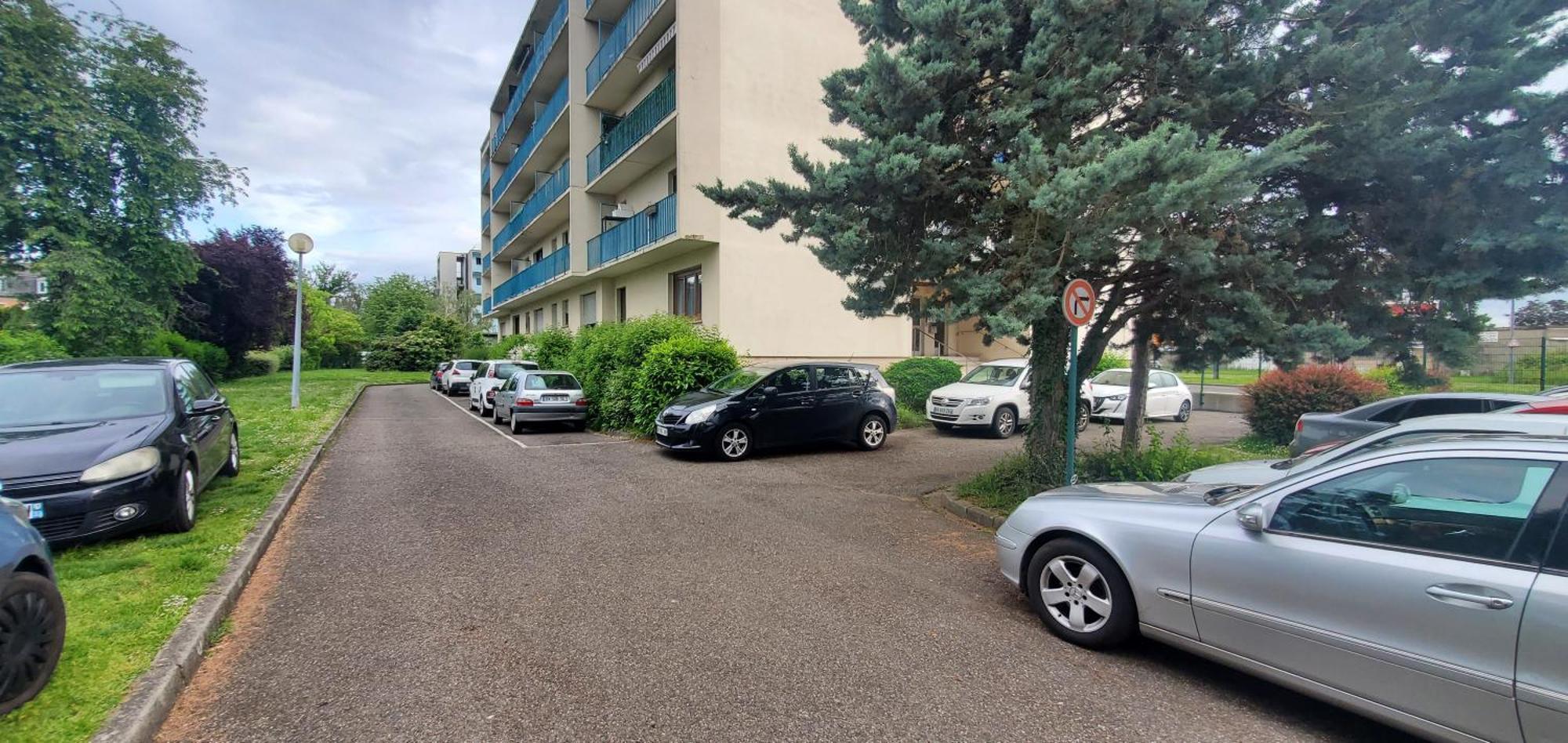 Studio Rdc Calme Avec Parking Ferme Pres Autoroute Et Tram C Μυλούζη Εξωτερικό φωτογραφία